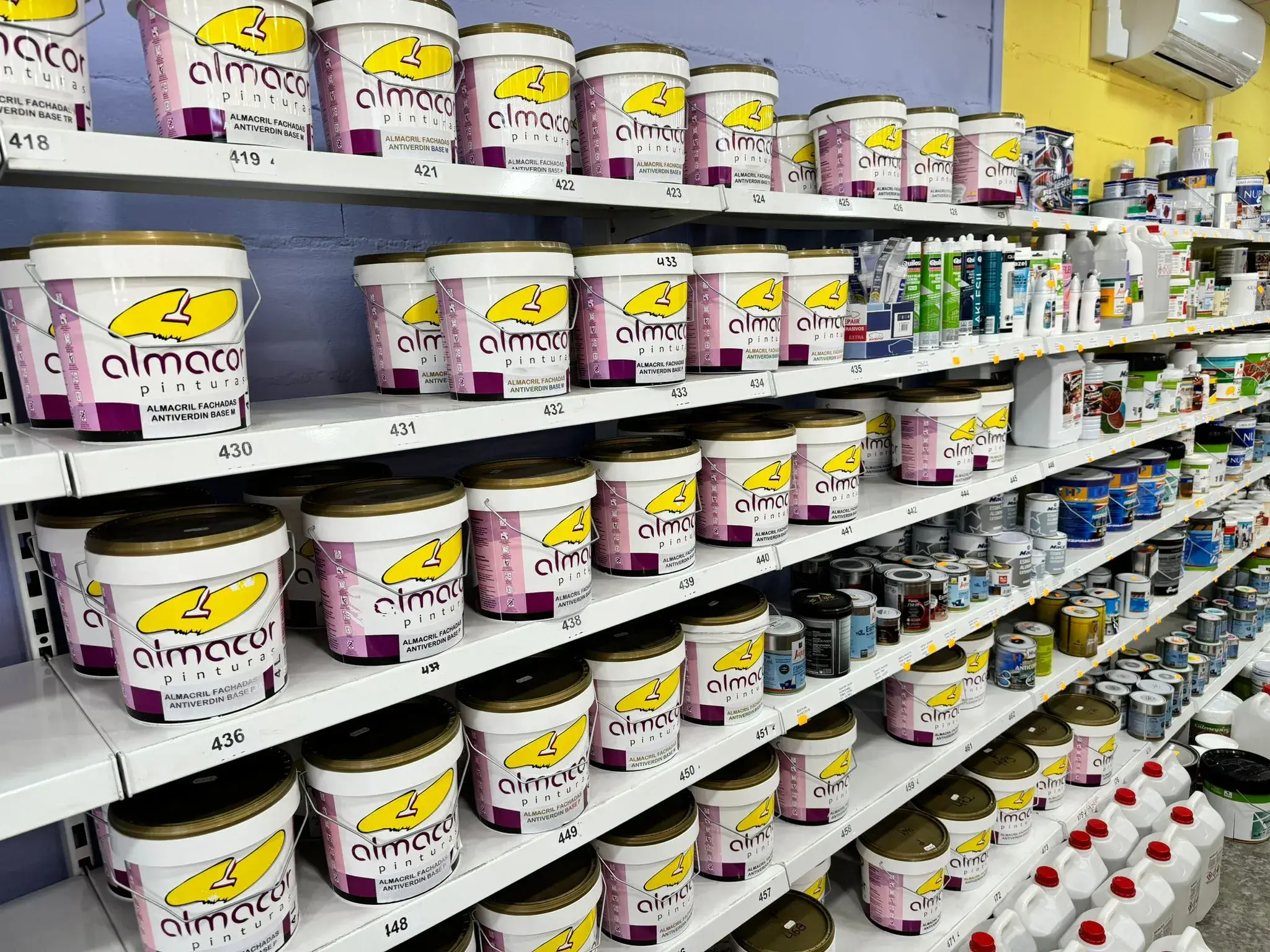 Tienda de pinturas en Córdoba con amplia variedad de productos para proyectos de pintura Tienda de pinturas en Córdoba con amplia variedad de productos para proyectos de pintura